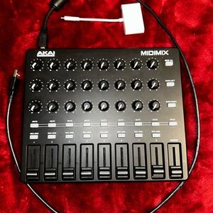 AKAI MIDIMIX Black Controller